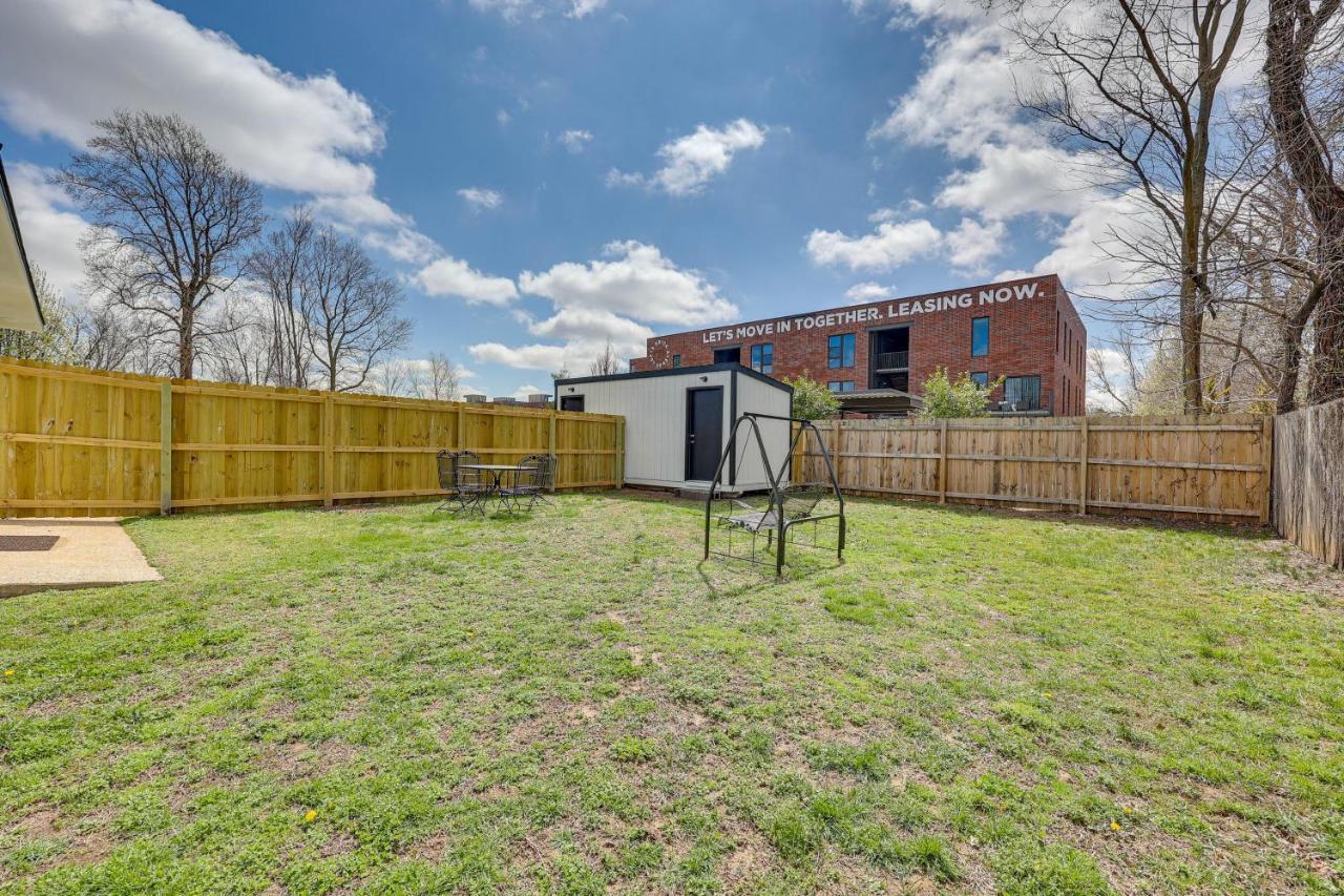 Cozy Duplex, Walk To Square! Holiday home Bentonville