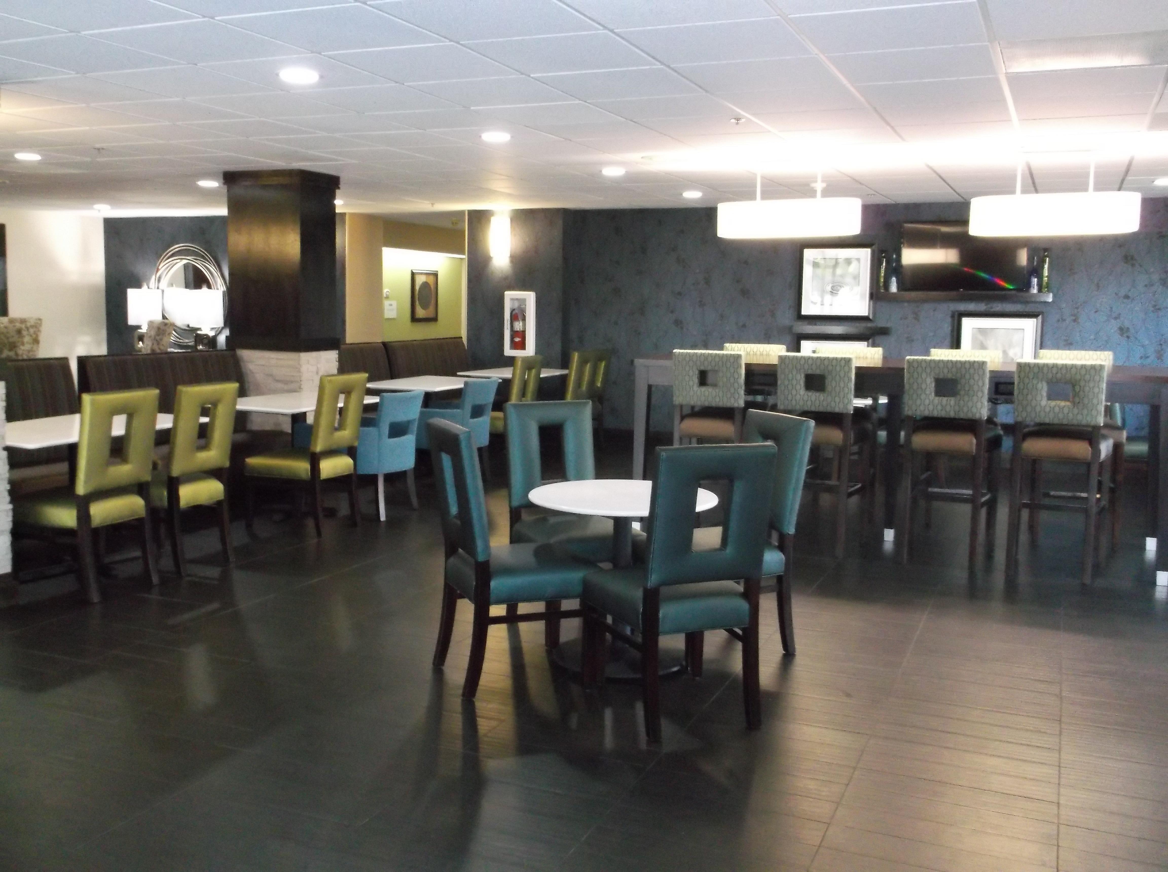 Express & By Ihg 2* Bentonville