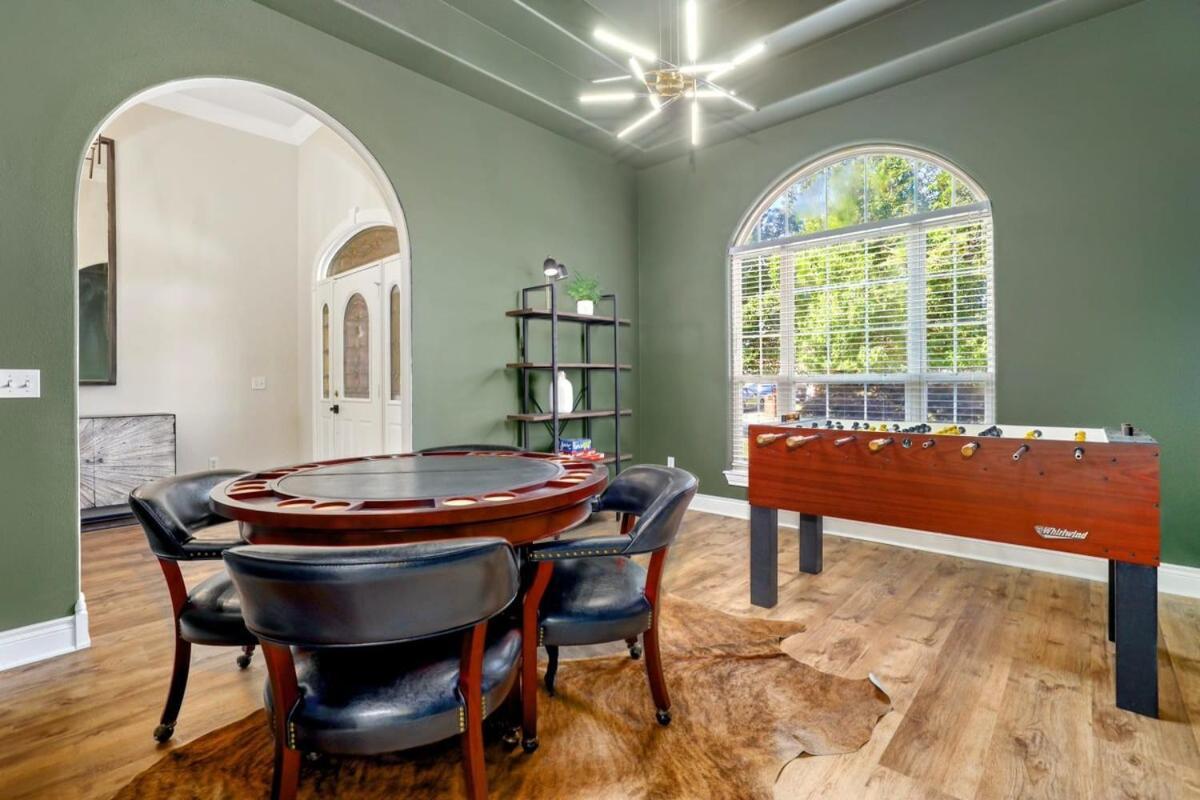 Holiday home Poolside Place-game Room-mtb-friendly