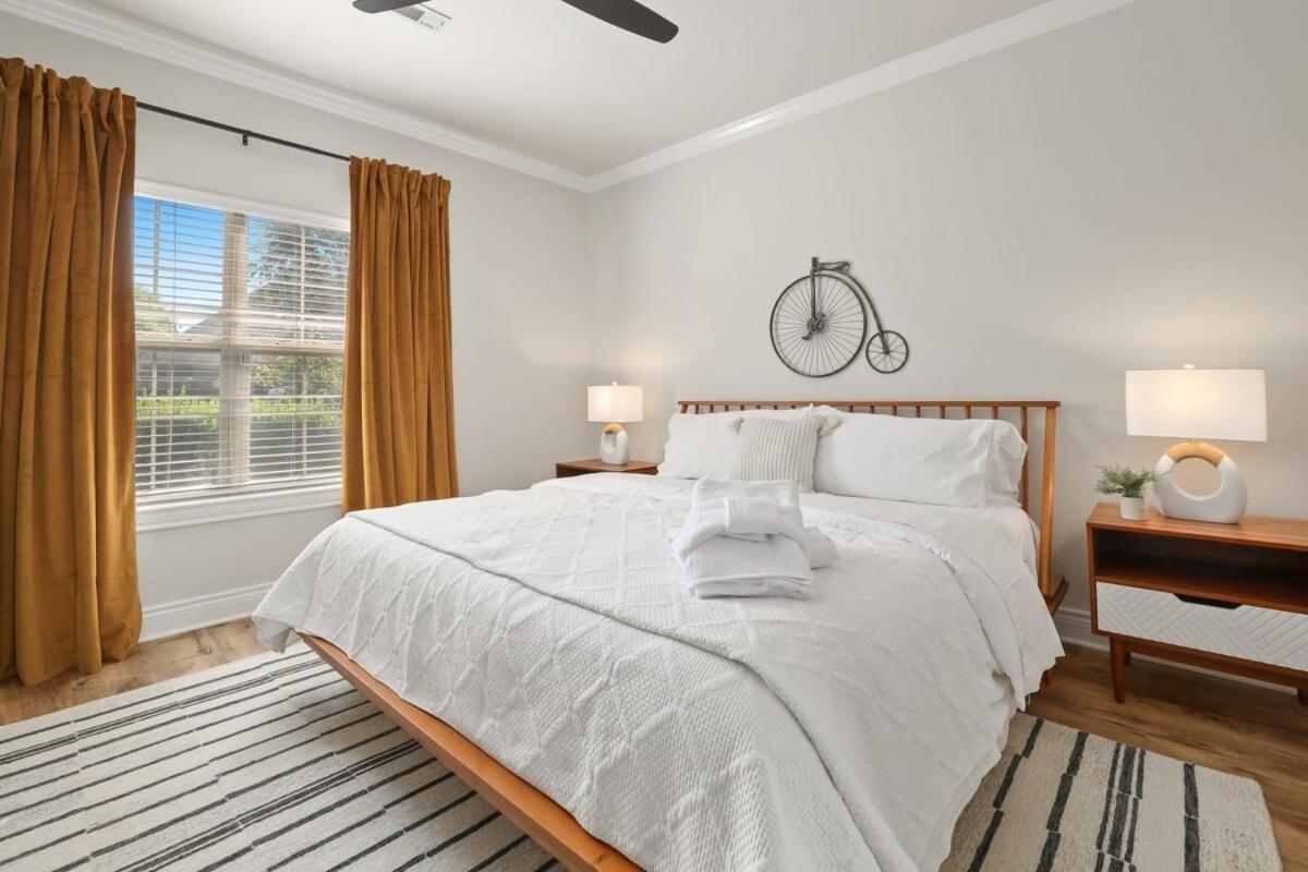 Poolside Place-game Room-mtb-friendly