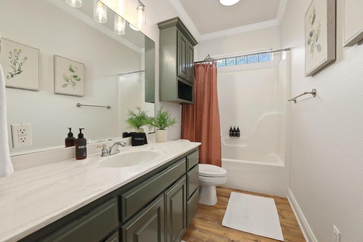 Poolside Place-game Room-mtb-friendly Holiday home Bentonville
