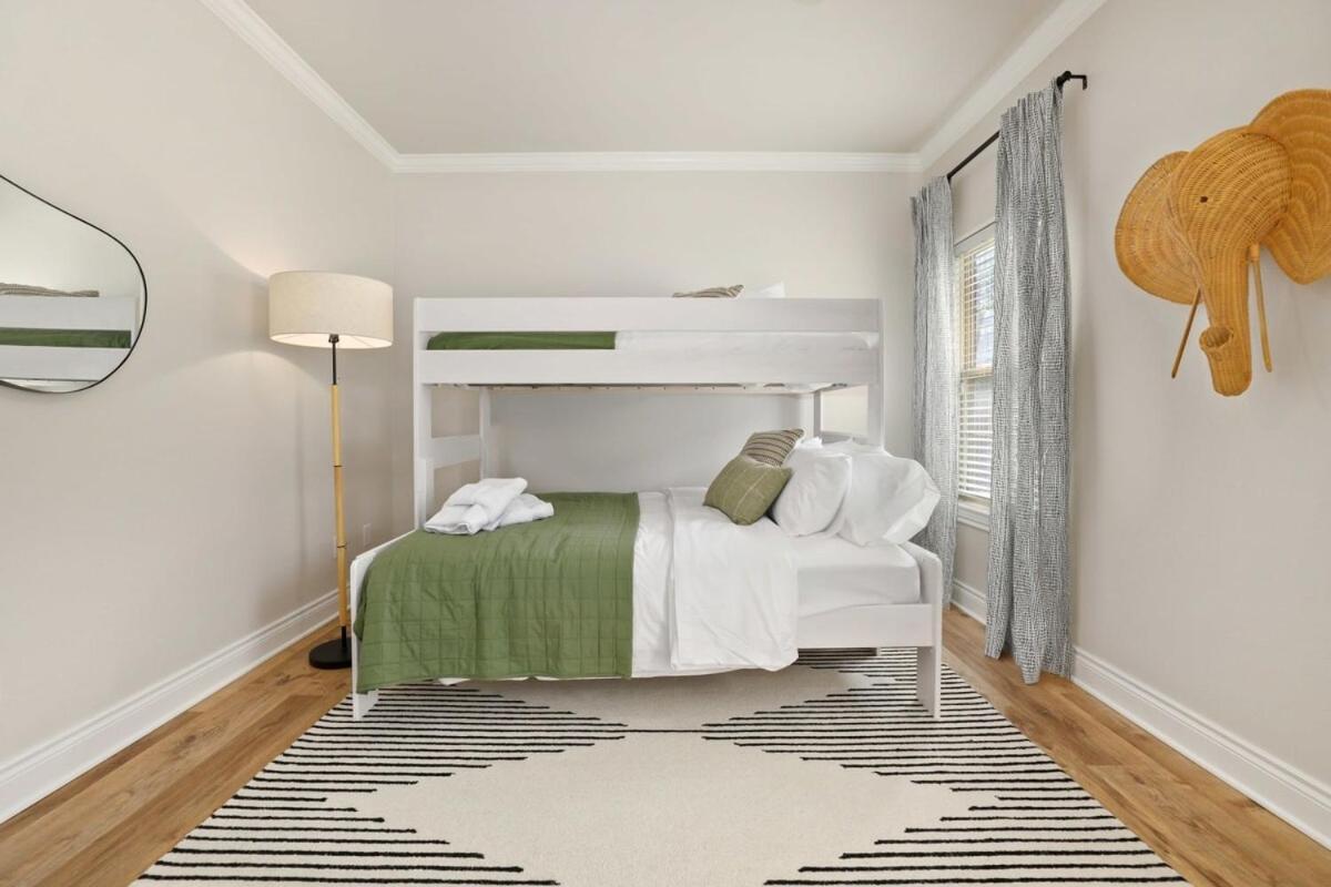 Holiday home Poolside Place-game Room-mtb-friendly Bentonville