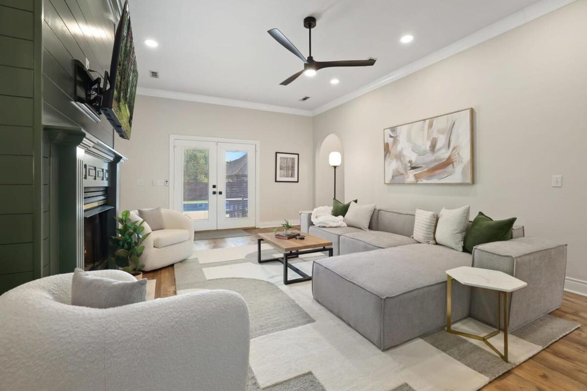 Poolside Place-game Room-mtb-friendly Holiday home