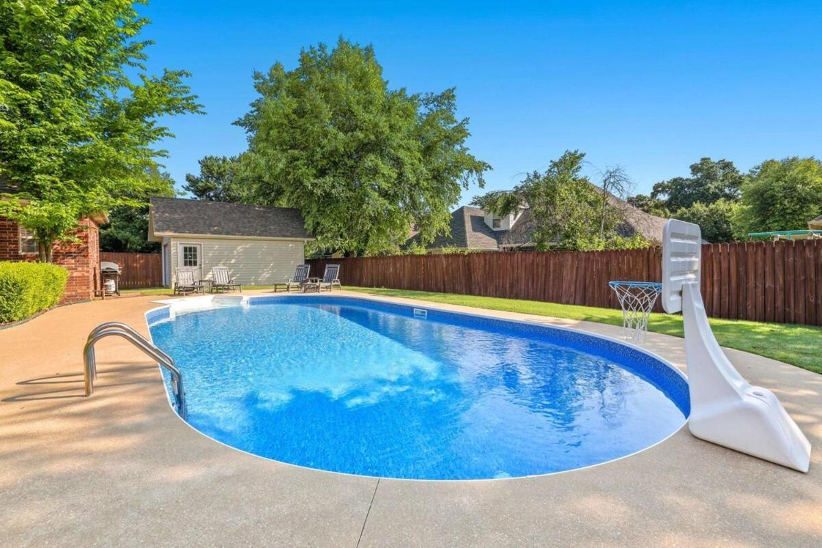 Poolside Place-game Room-mtb-friendly * Bentonville