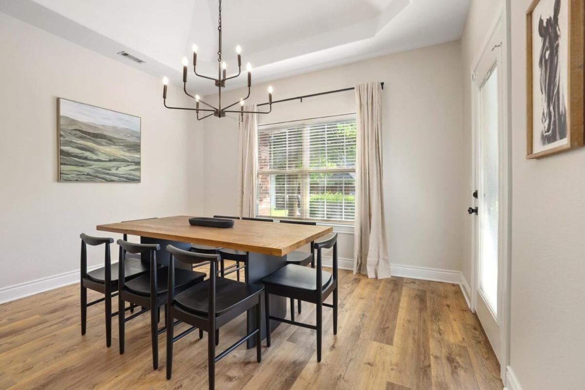 Poolside Place-game Room-mtb-friendly