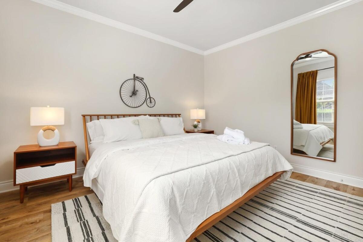 Poolside Place-game Room-mtb-friendly Holiday home *