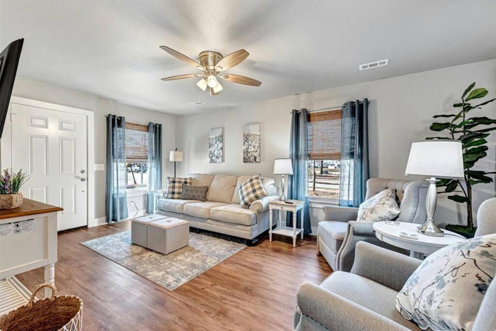 House Of Charm! Bike Trails & New Walmart Hq * Bentonville