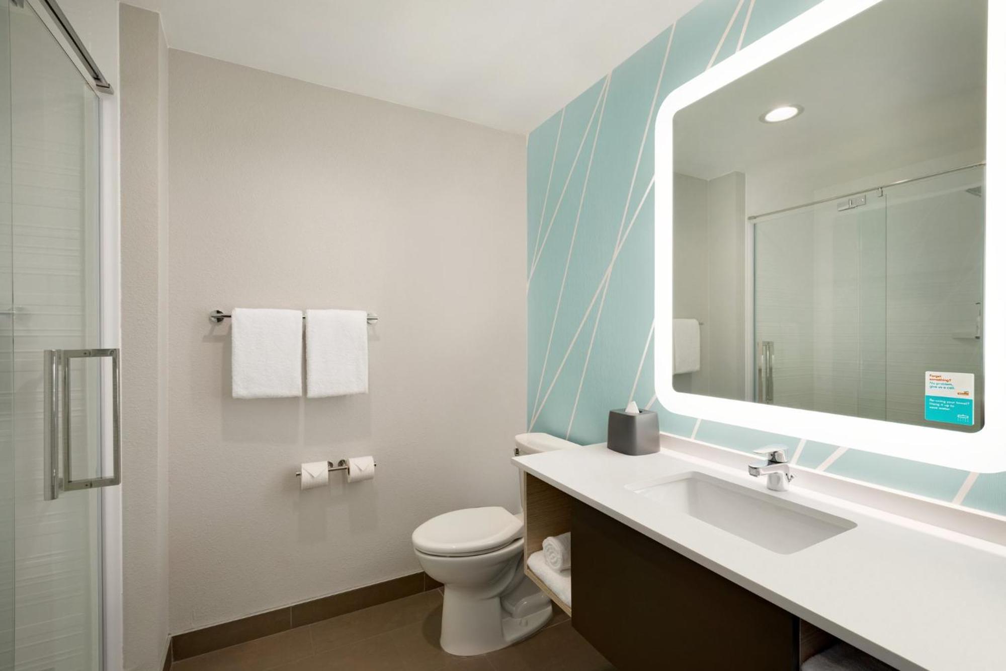 Hotel Avid - - Rogers By Ihg 2*