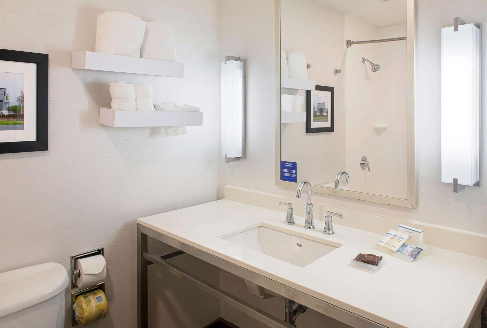 Hilton Garden Rogers 4*