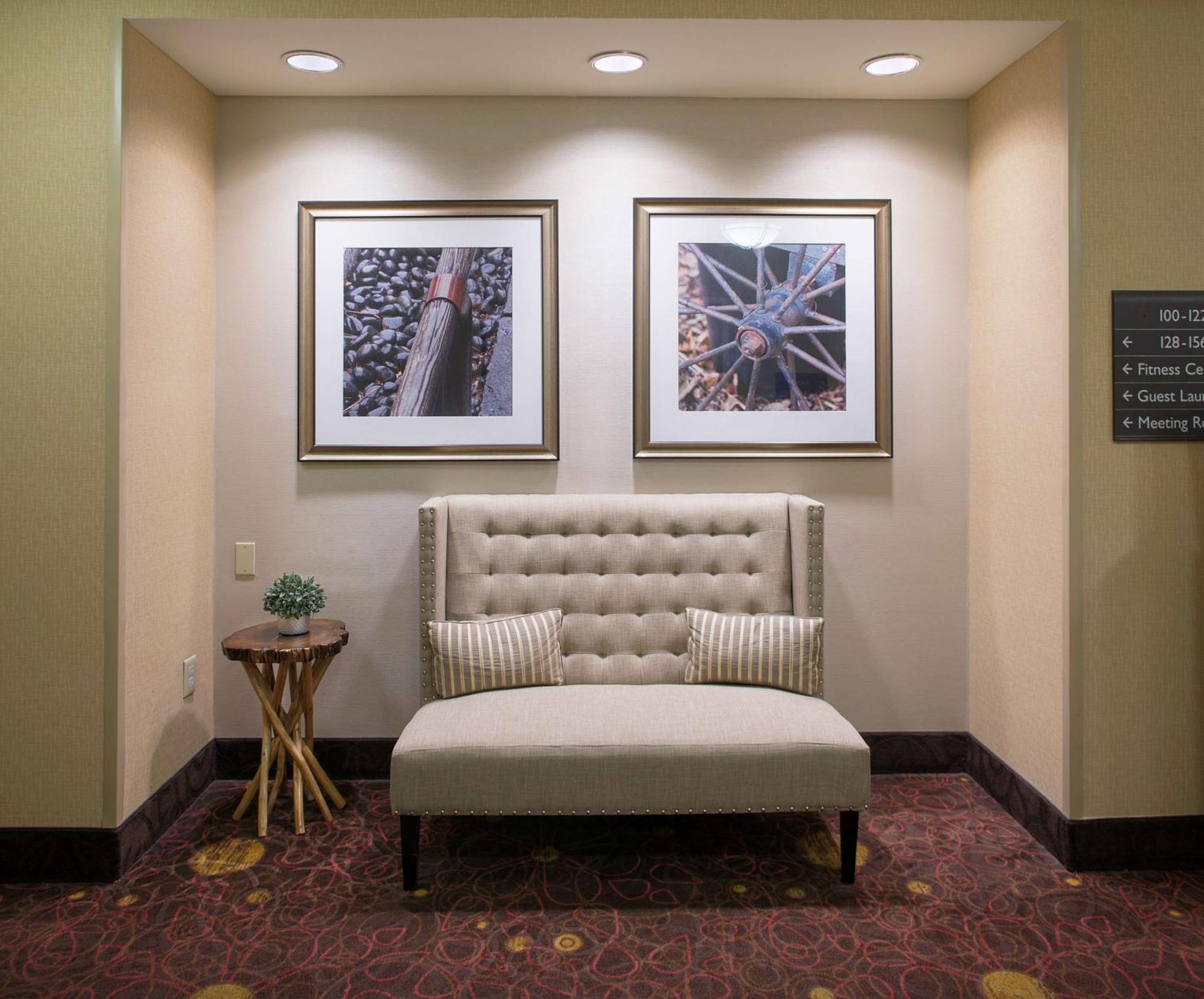 Hilton Garden Rogers 4*