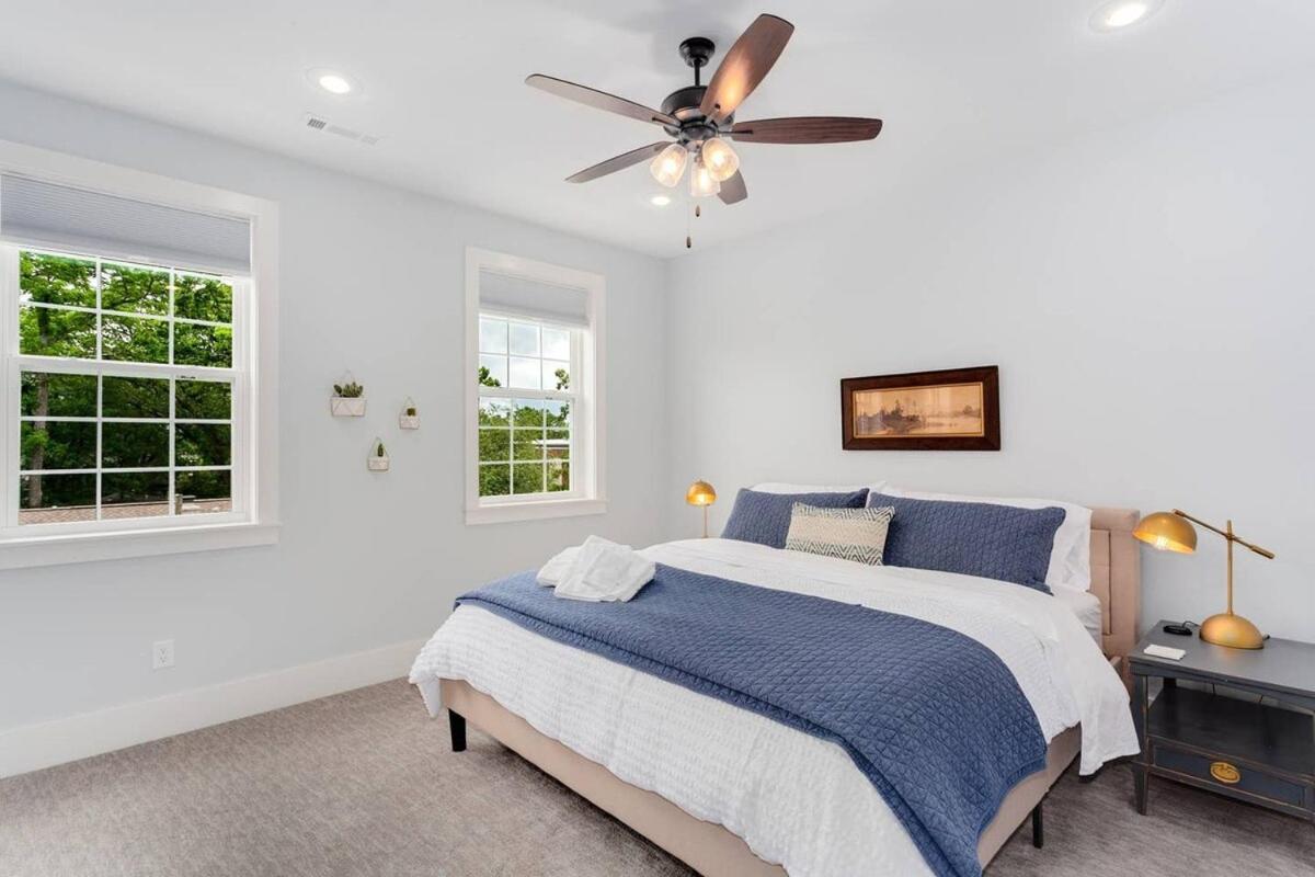 The Brownstone-1 Block To Downtown Holiday home Bentonville