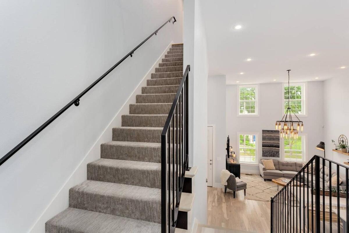 The Brownstone-1 Block To Downtown Holiday home Bentonville