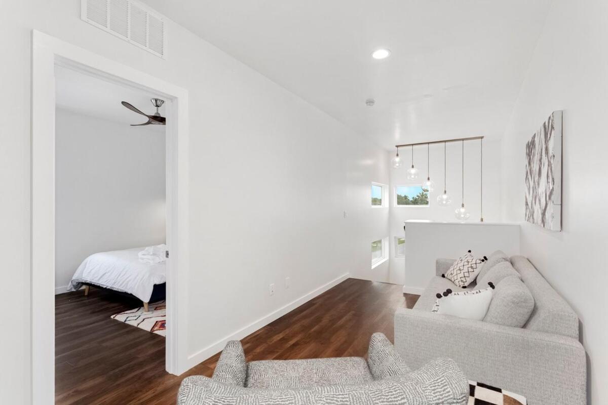 Holiday home Terracotta Townhome-by Momentary-bikes Available Bentonville