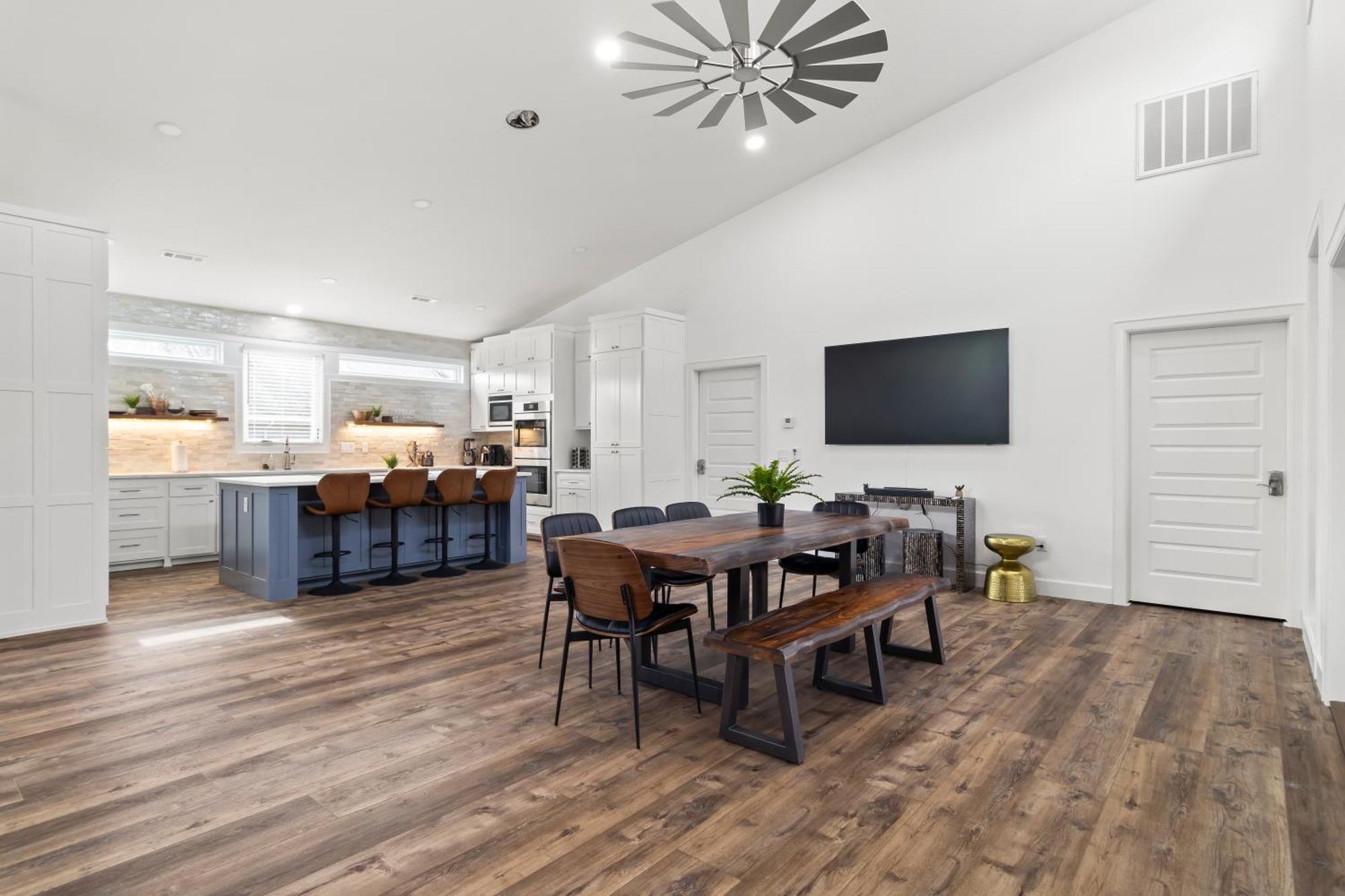 Hook St Art Pad: Just 5 Mins To Downtown Vibes! * Bentonville