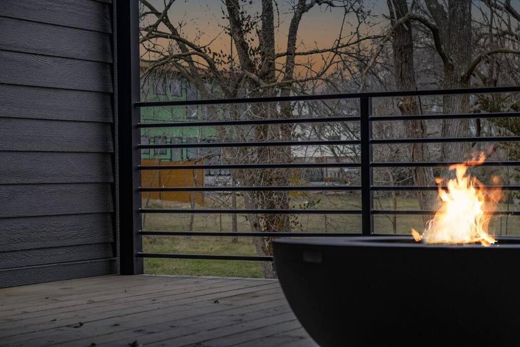 Holiday home Hook St Art Pad: Just 5 Mins To Downtown Vibes!