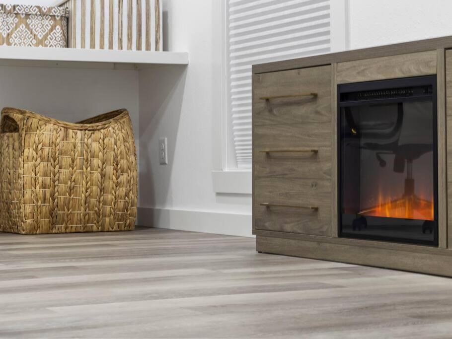 Holiday home Hook St Art Pad: Just 5 Mins To Downtown Vibes! *