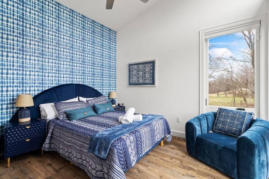 Hook St Art Pad: Just 5 Mins To Downtown Vibes! *