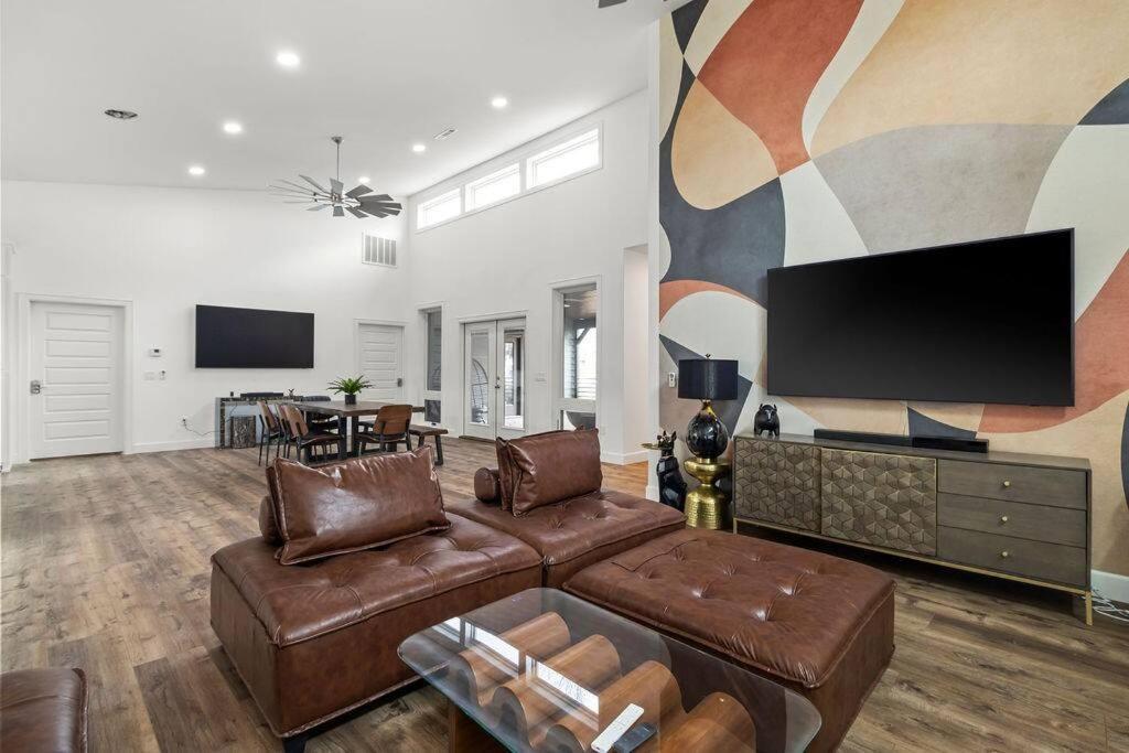 Hook St Art Pad: Just 5 Mins To Downtown Vibes! Holiday home