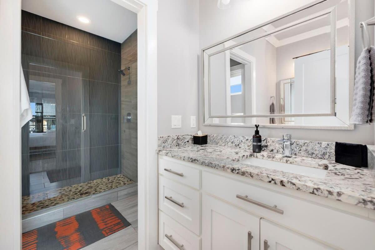 Be Downtown-walk To Square- Bikes Available Holiday home *