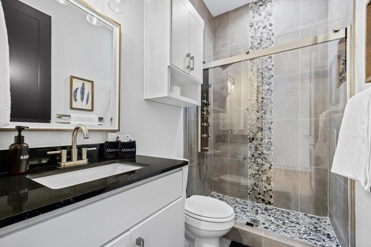 The Fillmore - Hot Tub - 1 Mi To Downtown Holiday home