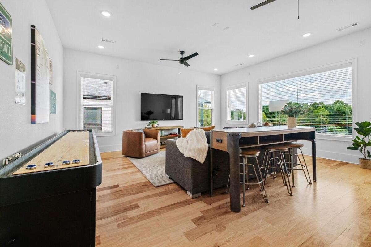 The Fillmore - Hot Tub - 1 Mi To Downtown Holiday home