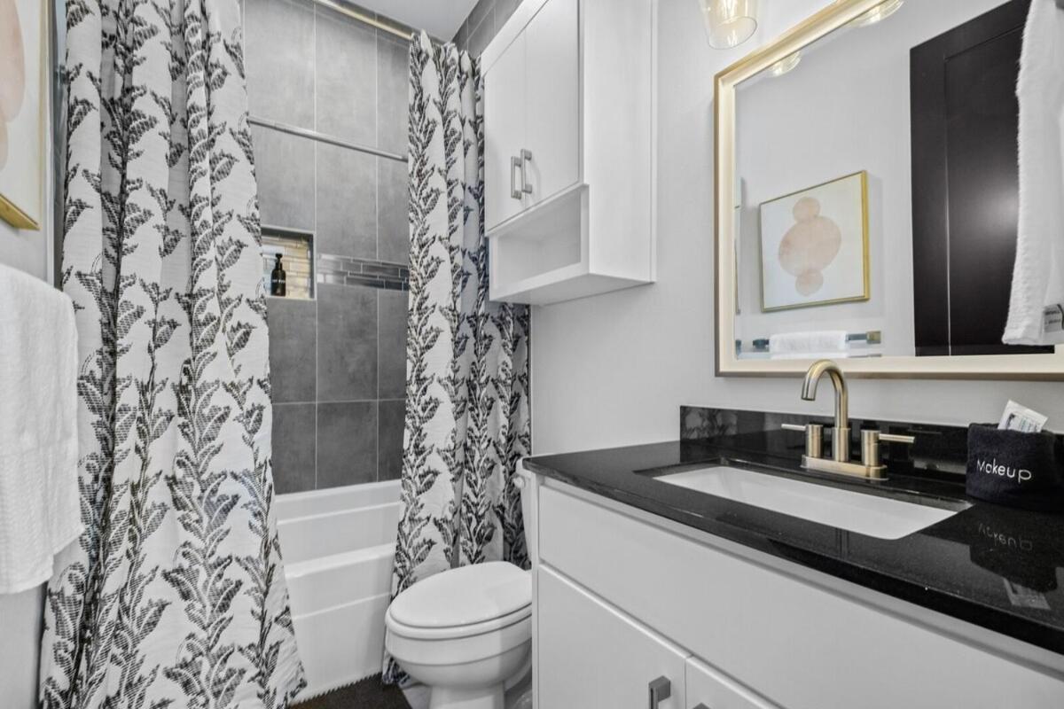 The Fillmore - Hot Tub - 1 Mi To Downtown Holiday home
