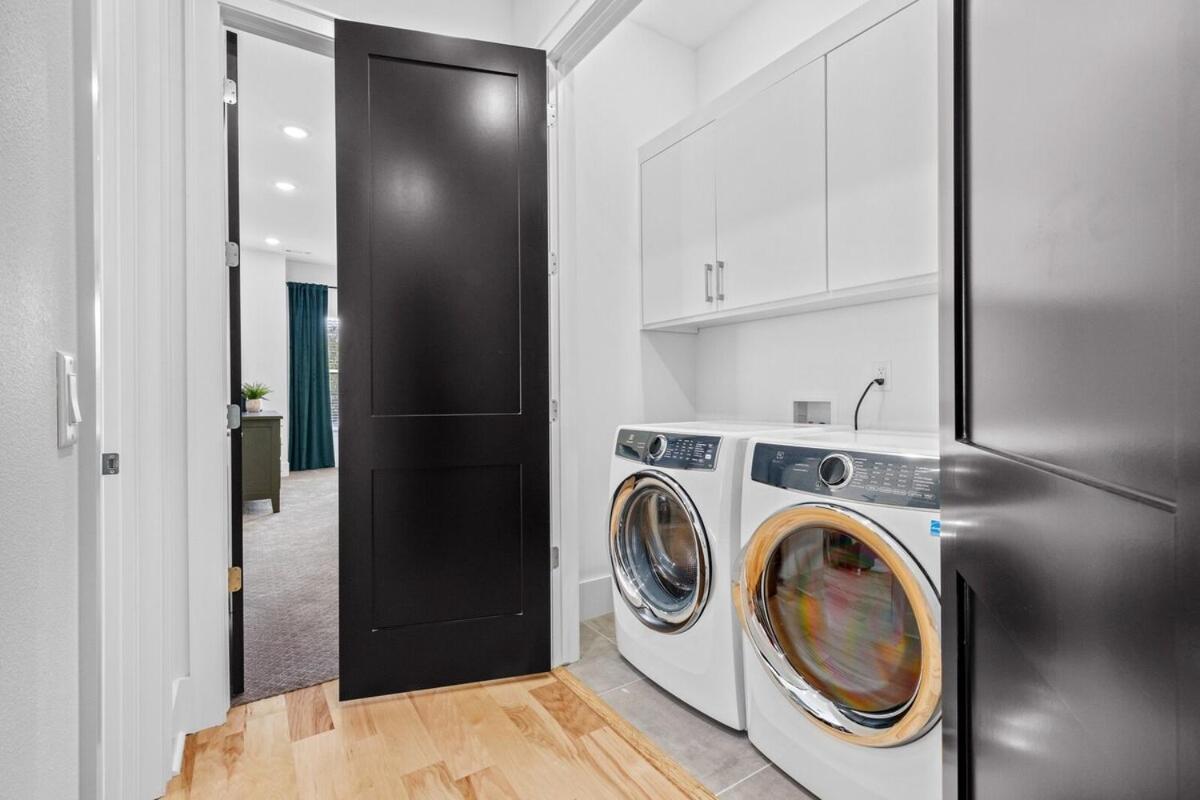 The Fillmore - Hot Tub - 1 Mi To Downtown Holiday home