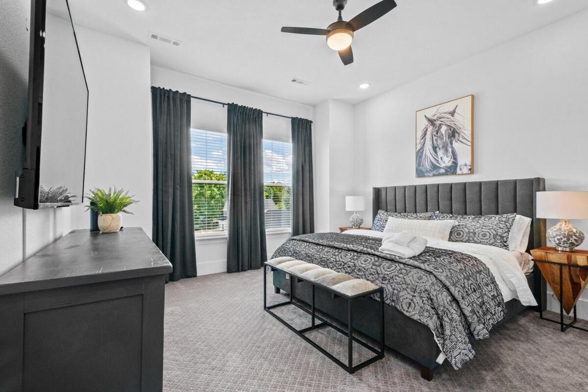The Fillmore - Hot Tub - 1 Mi To Downtown Holiday home