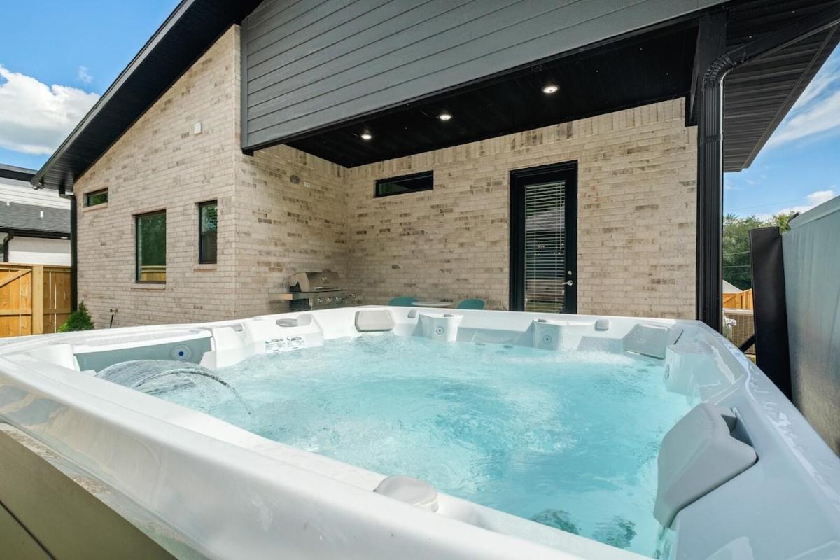 The Fillmore - Hot Tub - 1 Mi To Downtown Holiday home Bentonville