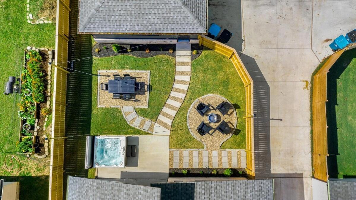 The Fillmore - Hot Tub - 1 Mi To Downtown Holiday home
