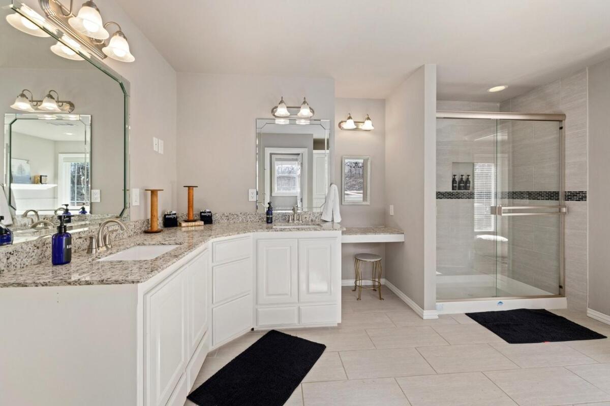 The Genesis-bike Friendly-hot Tub- Sleeps 15 Holiday home Bentonville