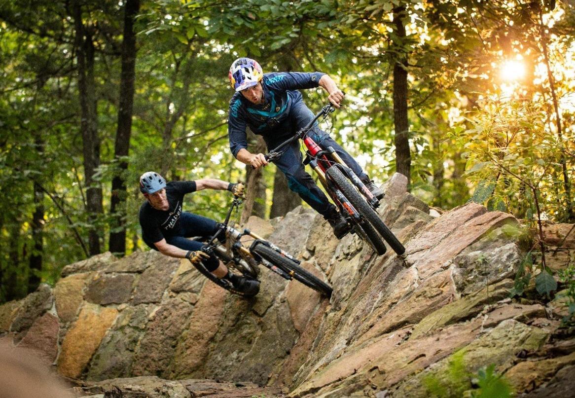 The Genesis-bike Friendly-hot Tub- Sleeps 15 *