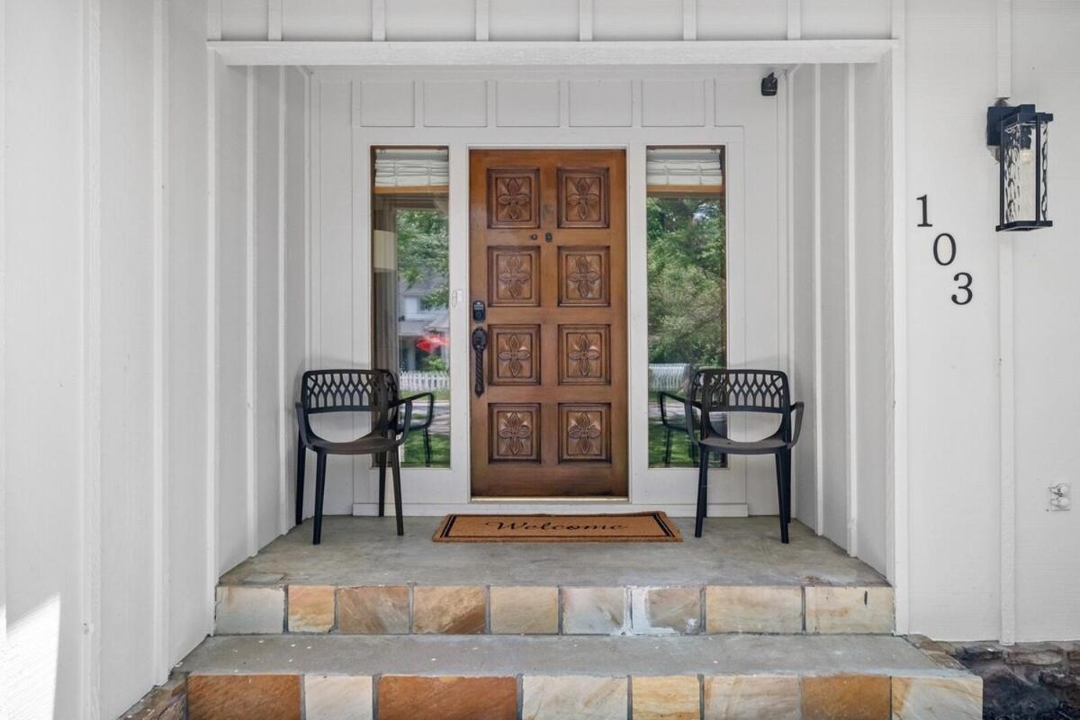 Sunny 1 Block To Dt Sleeps 10