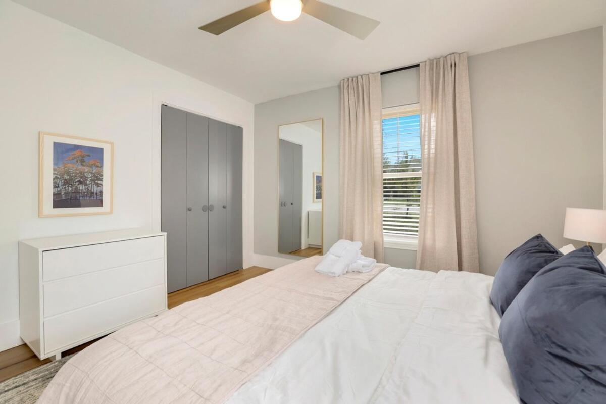 Emerald 1 Mi To Dt Holiday home Bentonville
