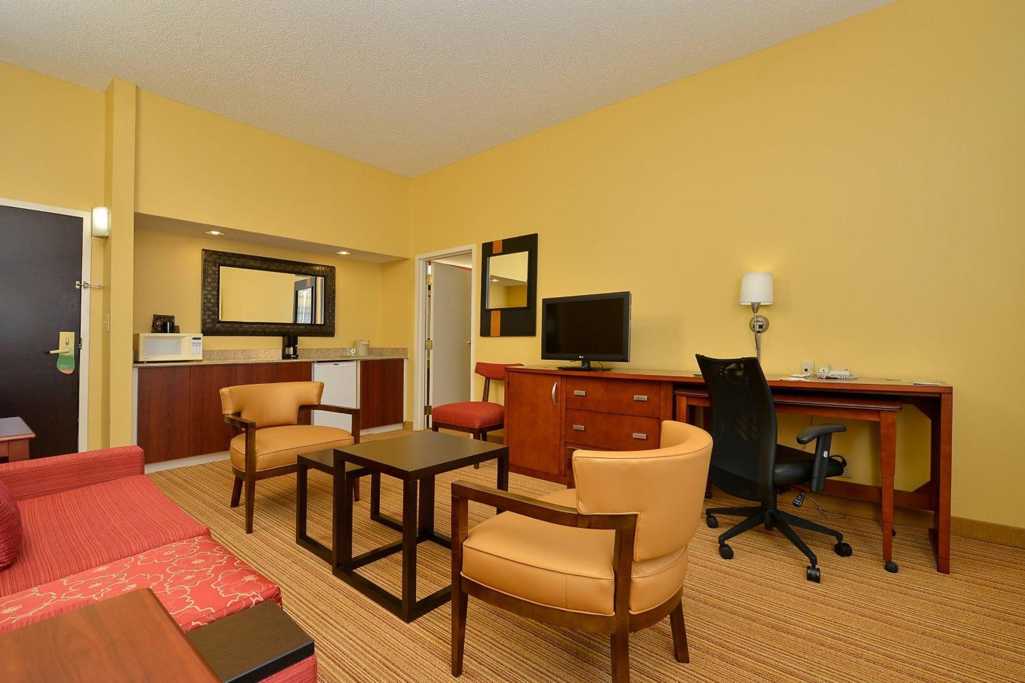 Courtyard By Marriott 3* Bentonville