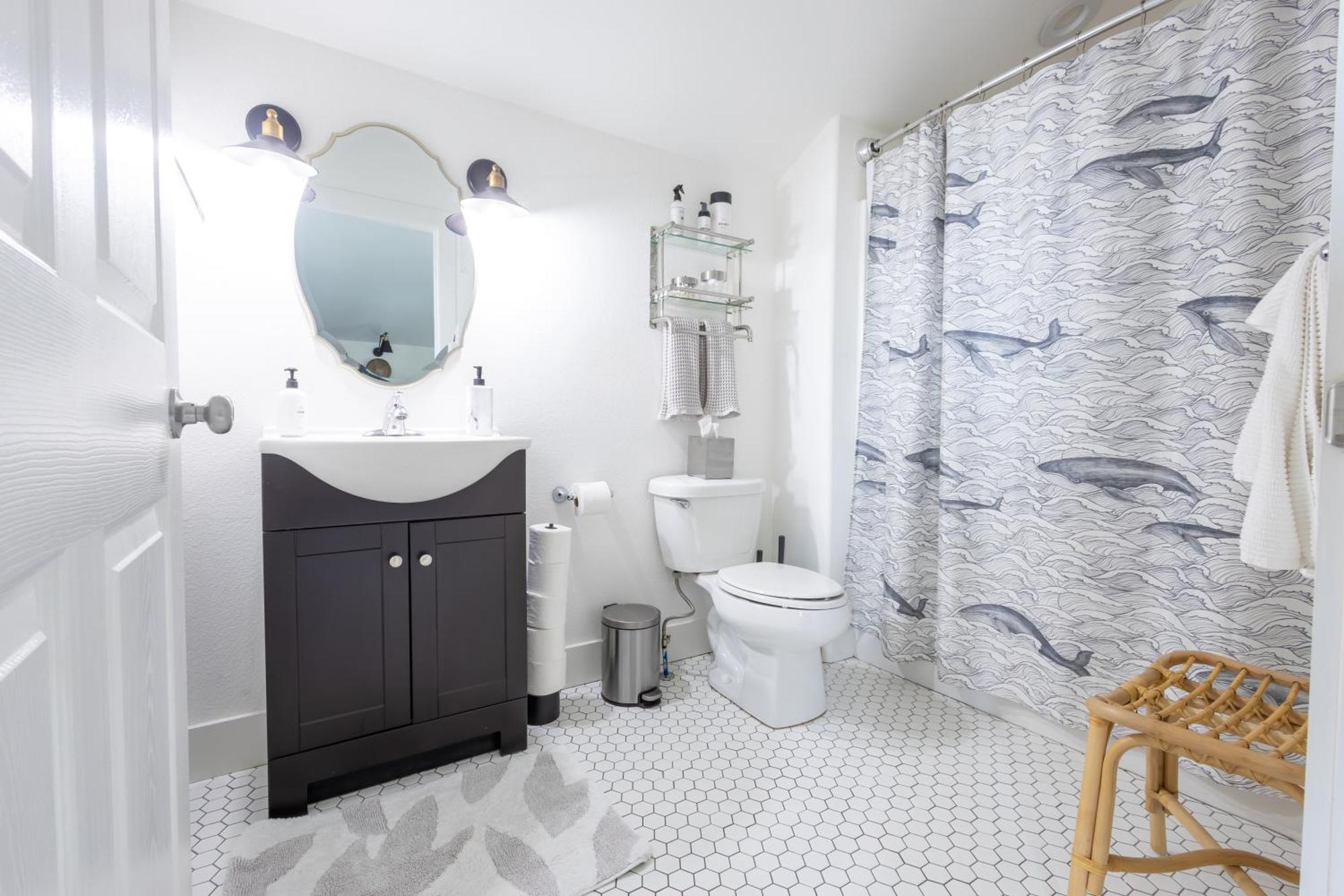 The Loft - Private, Cozy, Pet-friendly Oasis Hotel