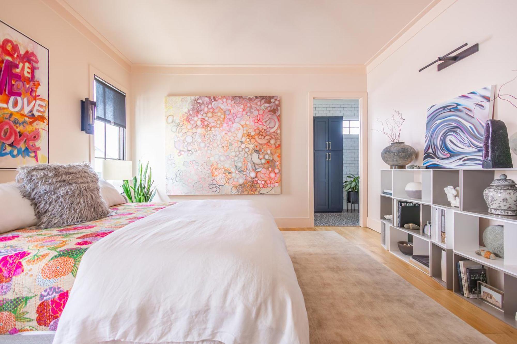 Beryl West - Elegant, Artful, Pet-friendly