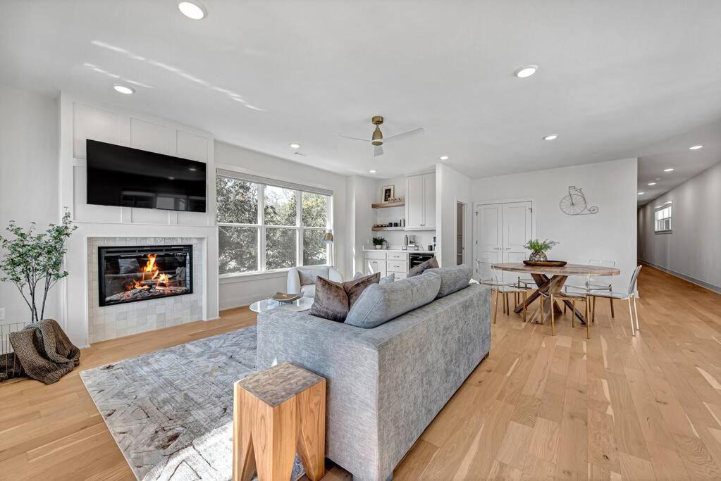 Holiday home Lux Haus Bentonville, Momentary Views & Bike Trail *