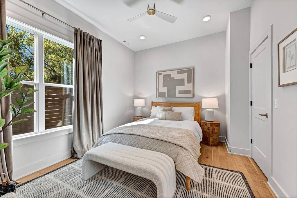 Lux Haus Bentonville, Momentary Views & Bike Trail Holiday home Bentonville