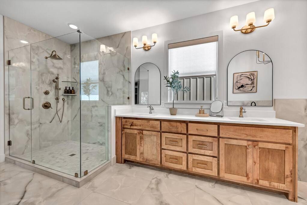 Lux Haus Bentonville, Momentary Views & Bike Trail * Bentonville