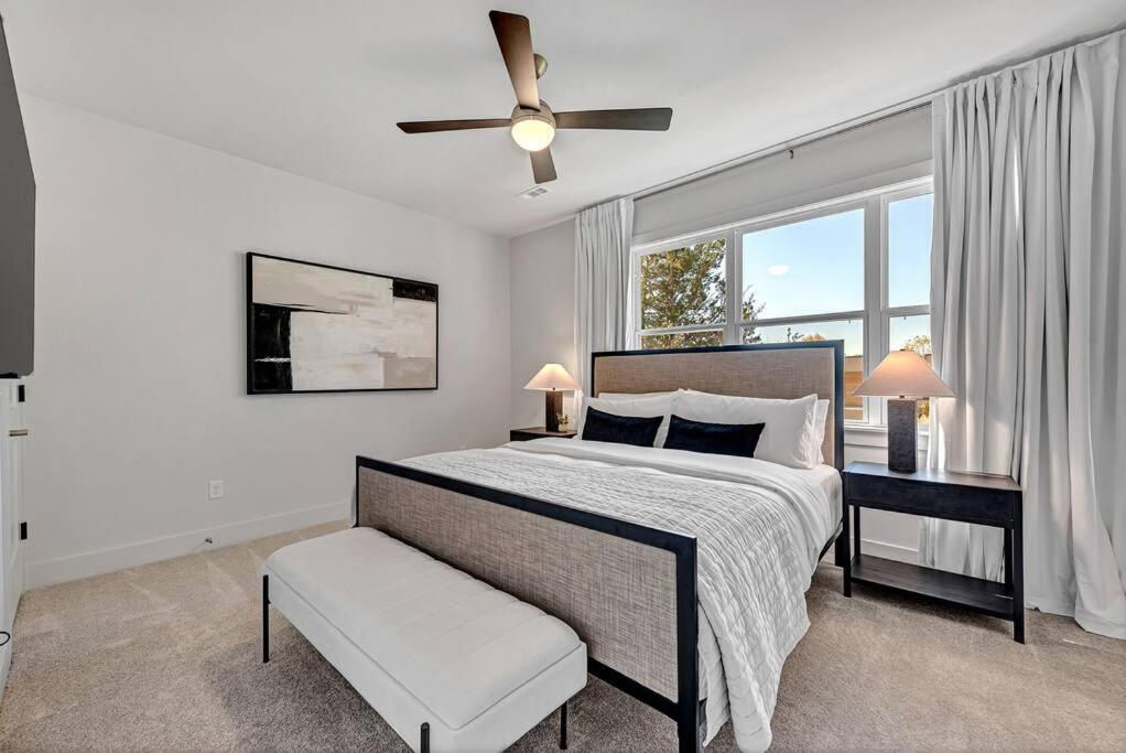 Lux Haus Bentonville, Momentary Views & Bike Trail * Bentonville