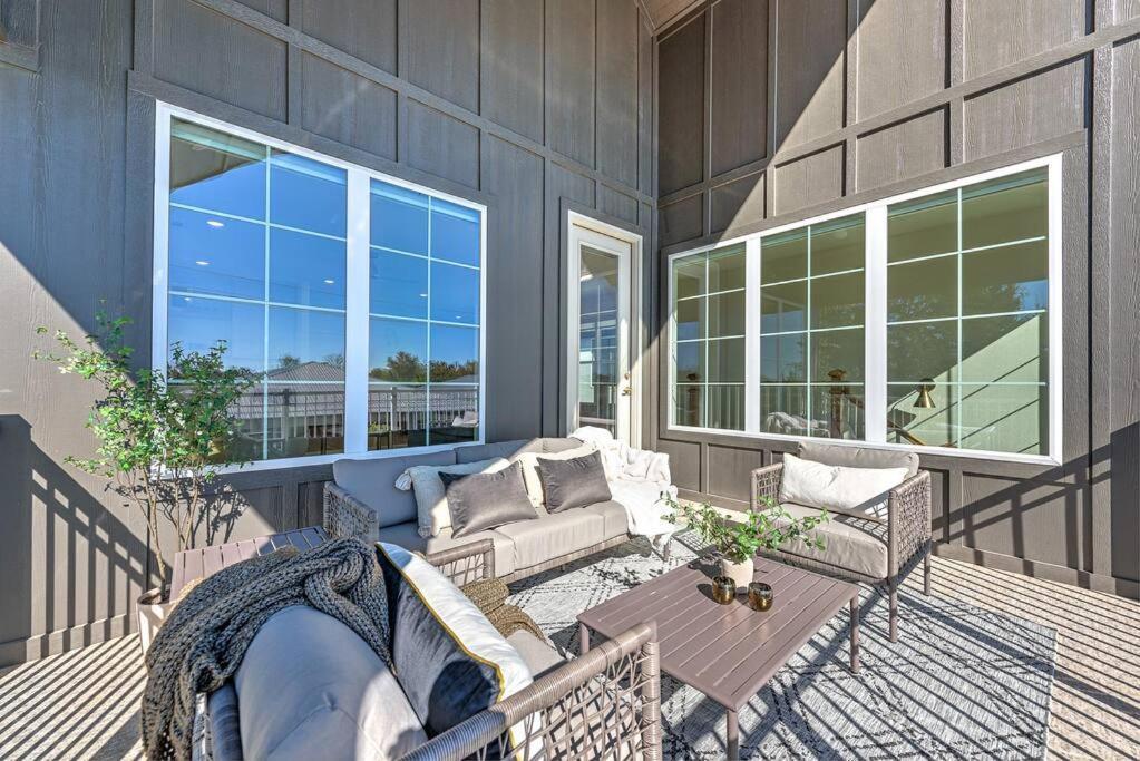 Lux Haus Bentonville, Momentary Views & Bike Trail Holiday home Bentonville