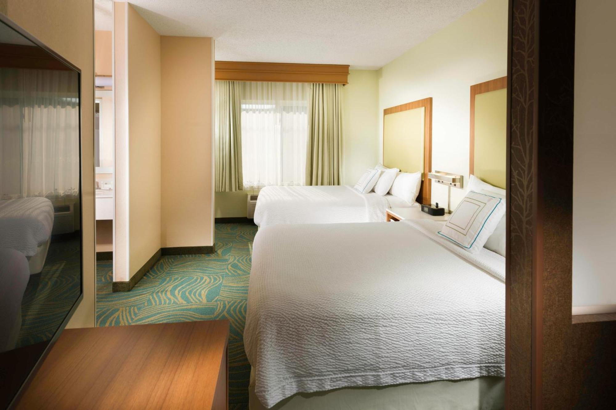 Hotel Springhill By Marriott 3*