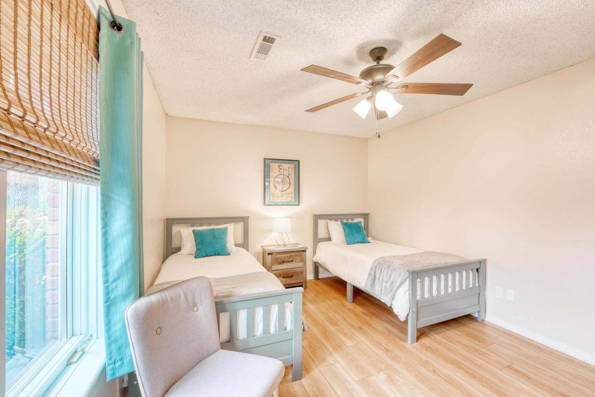 Modern Retreat - Sleeps 6 Near Trails *