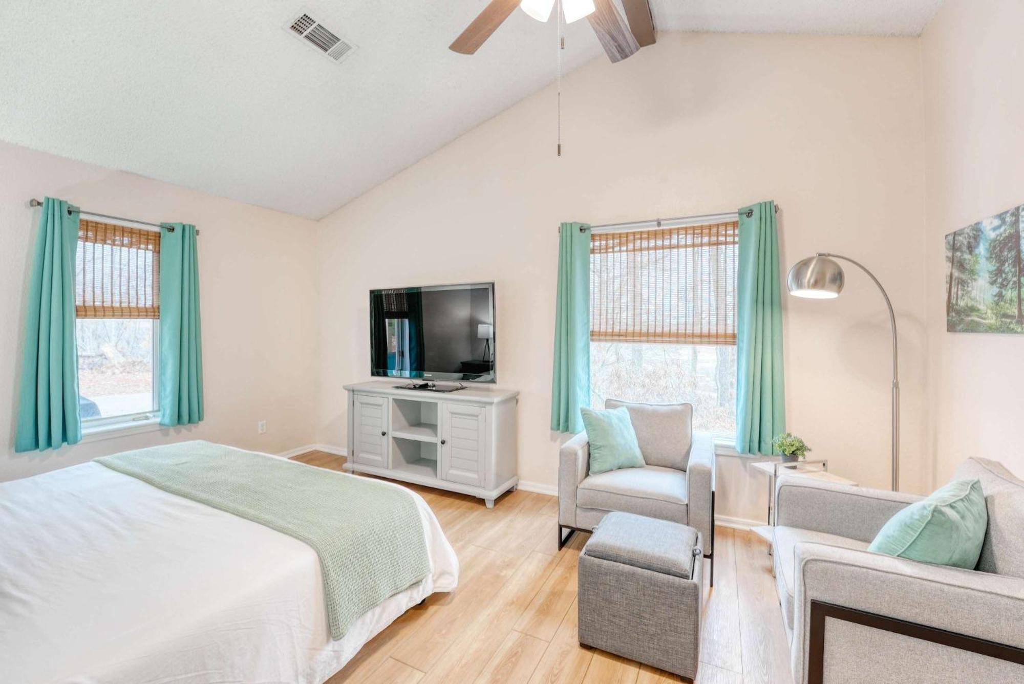 Modern Retreat - Sleeps 6 Near Trails Bentonville