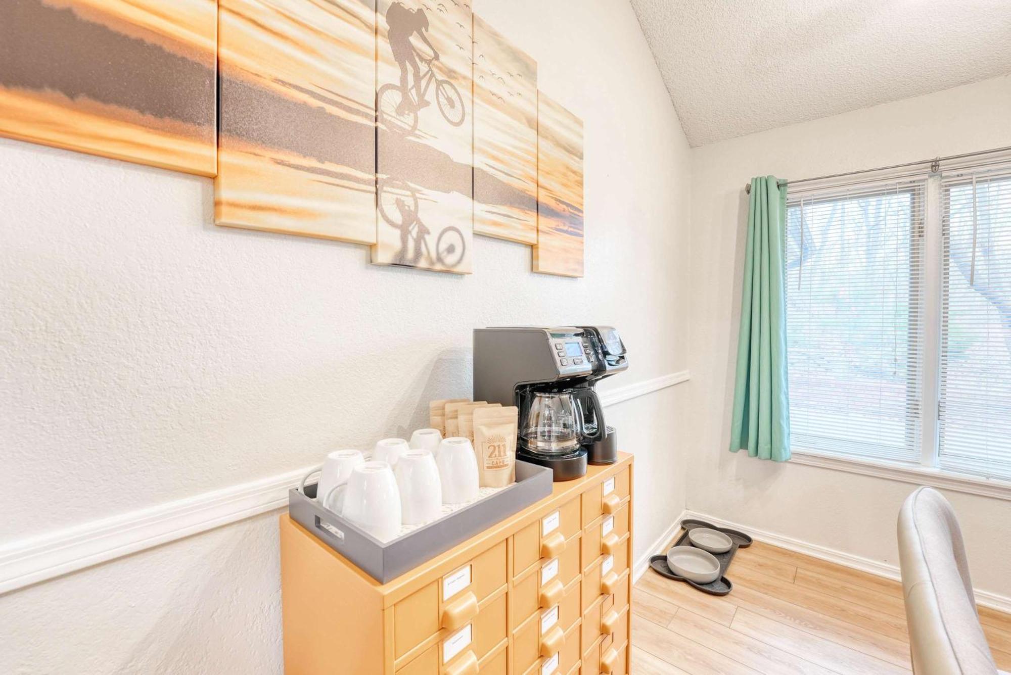 Holiday home Modern Retreat - Sleeps 6 Near Trails