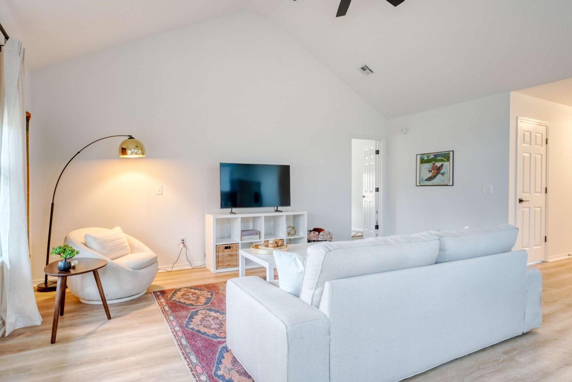 Modern 3br Half Mile To Square Holiday home *