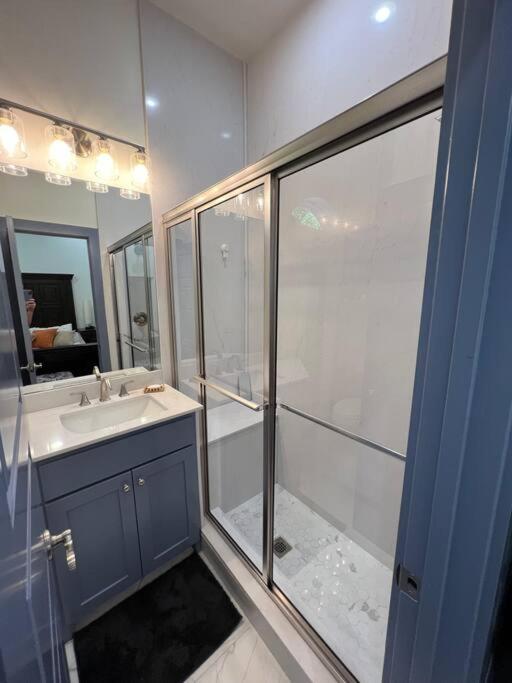 Perfectly Located 2 Bed/2 Full Bathroom/1 Sofa Bed Villa