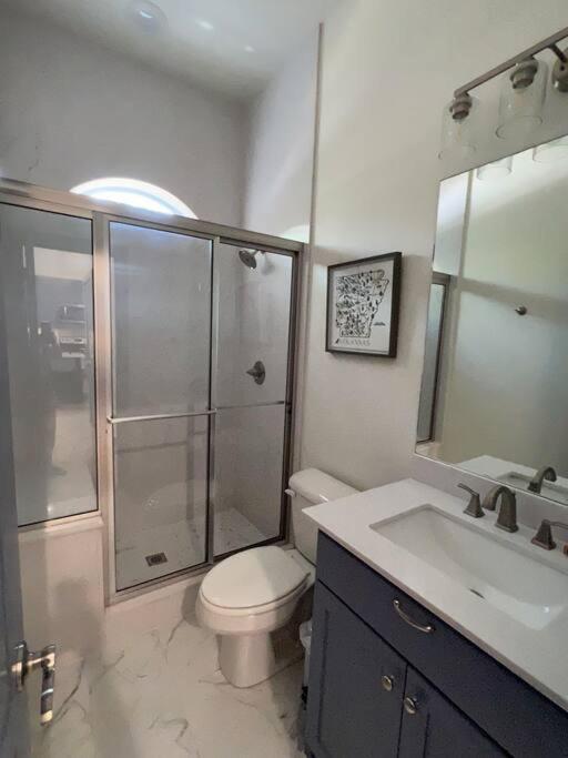 Perfectly Located 2 Bed/2 Full Bathroom/1 Sofa Bed * Bentonville