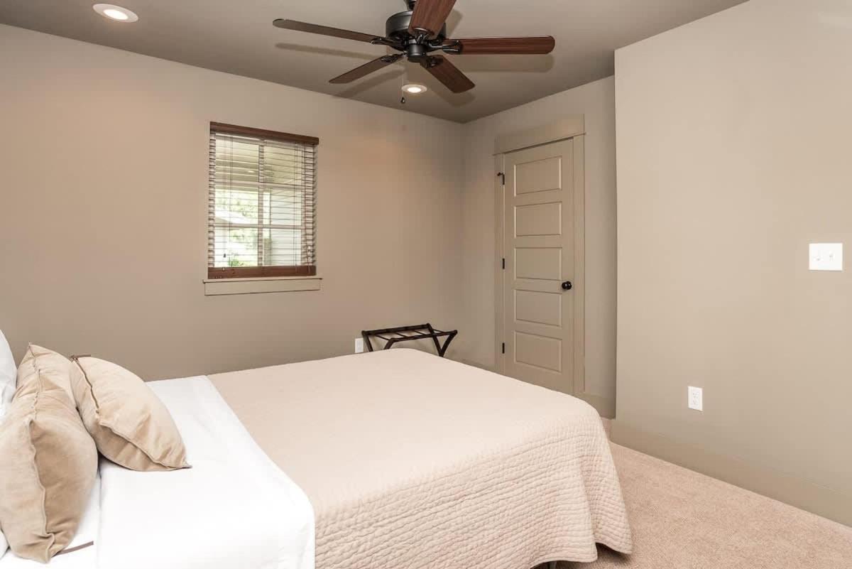 Walk To Square - Cozy & Convenient